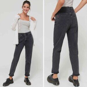 BDG Mom High-Rise Jean, size 26